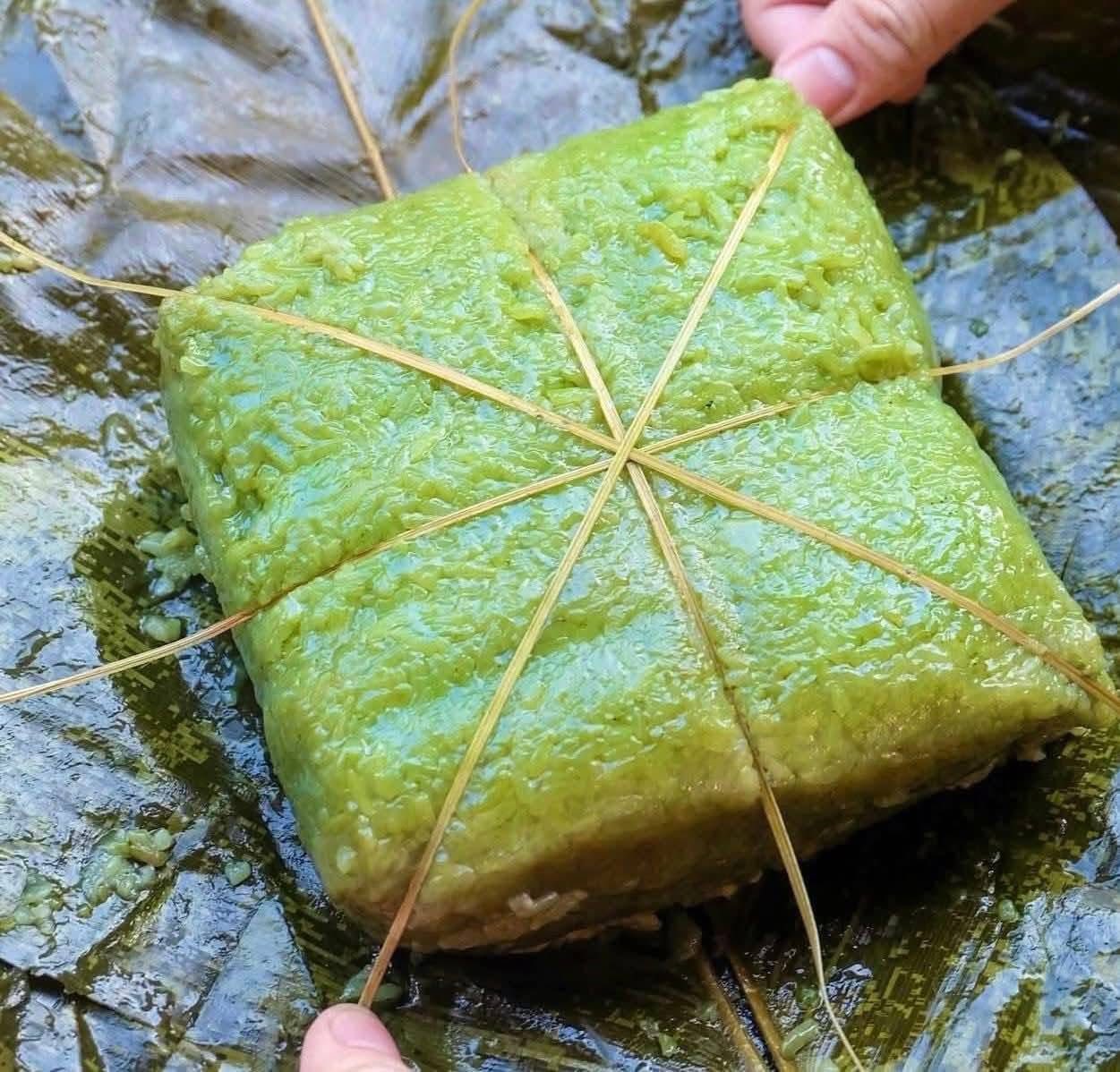 Bánh Chưng Cốm - Tinh Hoa Đặc Sản Cốm Hà Nội Cho Ngày Tết Đoàn Viên