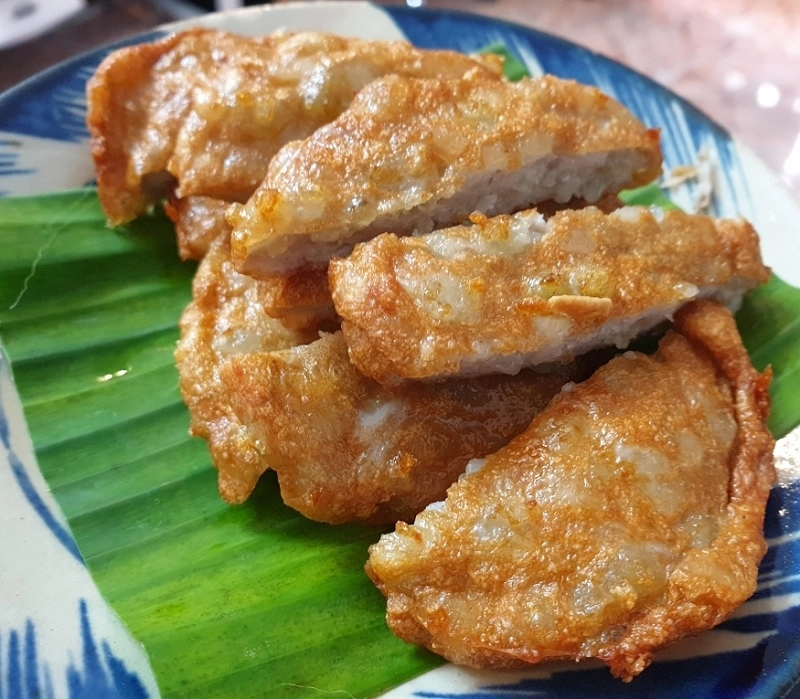 Chả Cốm Đặc Sản Hà Nội: Hương Vị Thu Hà Thành Khó Cưỡng (Bí Quyết Chọn Mua & Thưởng Thức)