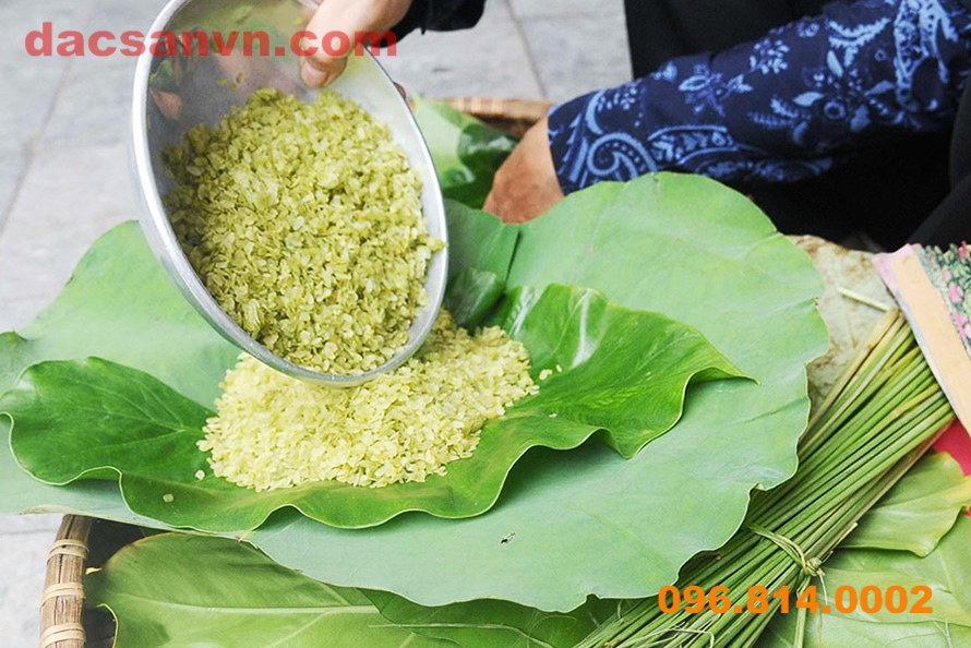 Cốm Non Làm Quà: Gợi Ý Quà Tặng Tinh Tế Mang Hương Vị Đặc Sản Cốm Hà Nội