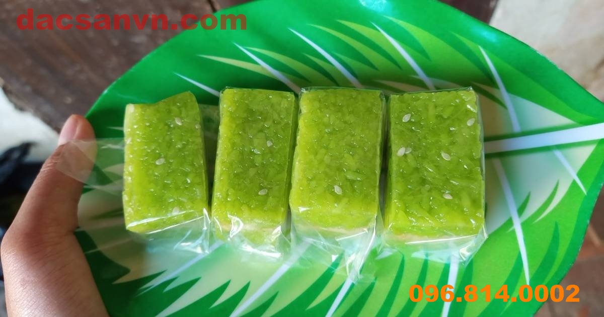 Bánh Cốm - Hương Vị Hà Nội Ấm Áp Cho Mùa Đông: Khám Phá Đặc Sản Cốm Ngon Nhất!