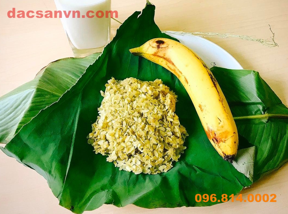 Cốm và Chuối: Sự Kết Hợp Tinh Tế Của Đặc Sản Cốm Hà Thành