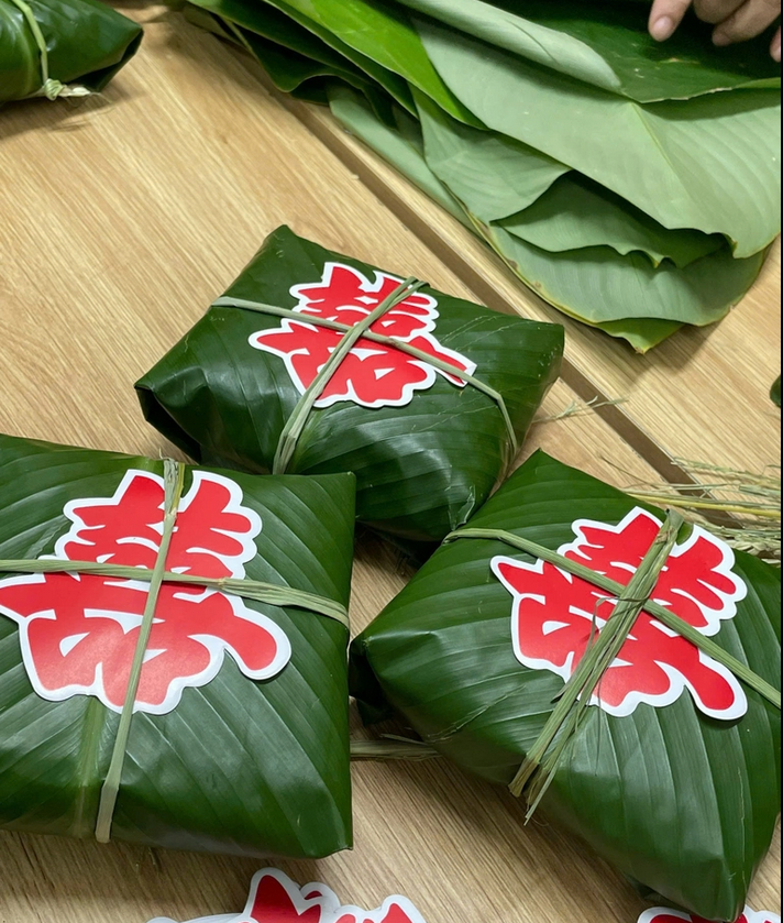 Địa Chỉ Bán Xôi Cốm Ngon Hà Nội: Khám Phá Hương Vị Đặc Sản Cốm Thu Hà Thành